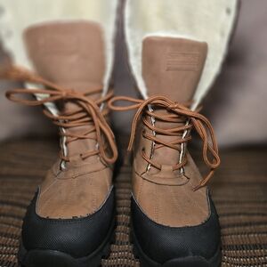 Nautica Industrial Tan Black Boots